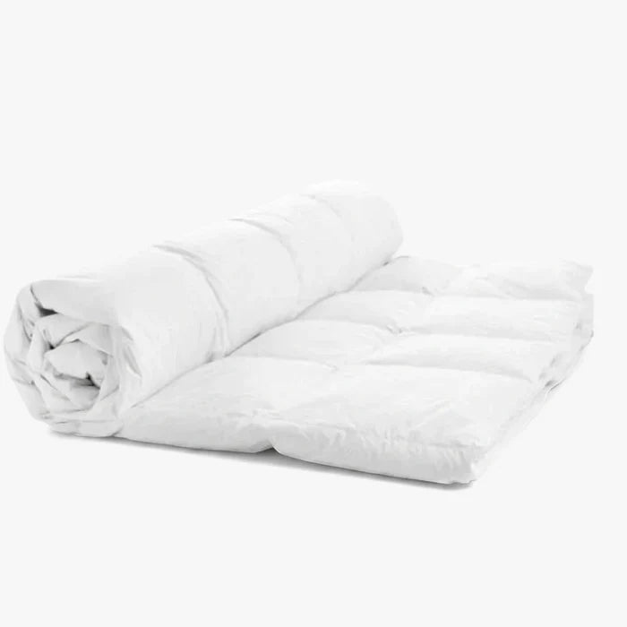 Cotton Co Luxury 100% Cotton Kinginner white comforter, quilted, lightweight and soft for bedding.
