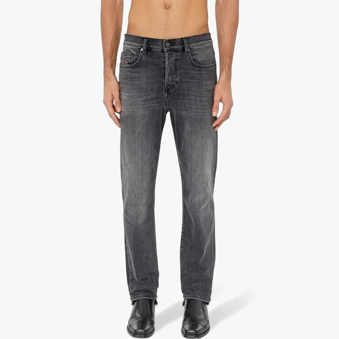 Diesel Mens 2020 D Viker regular fit mid waist straight leg jeans in washed black, shown on a model.