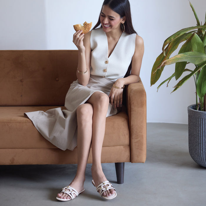 Geometric Cream Rivet Flat