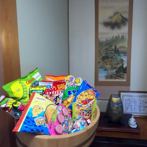 Japanese Dagashi Box - 30 Famous Sweets and Snacks