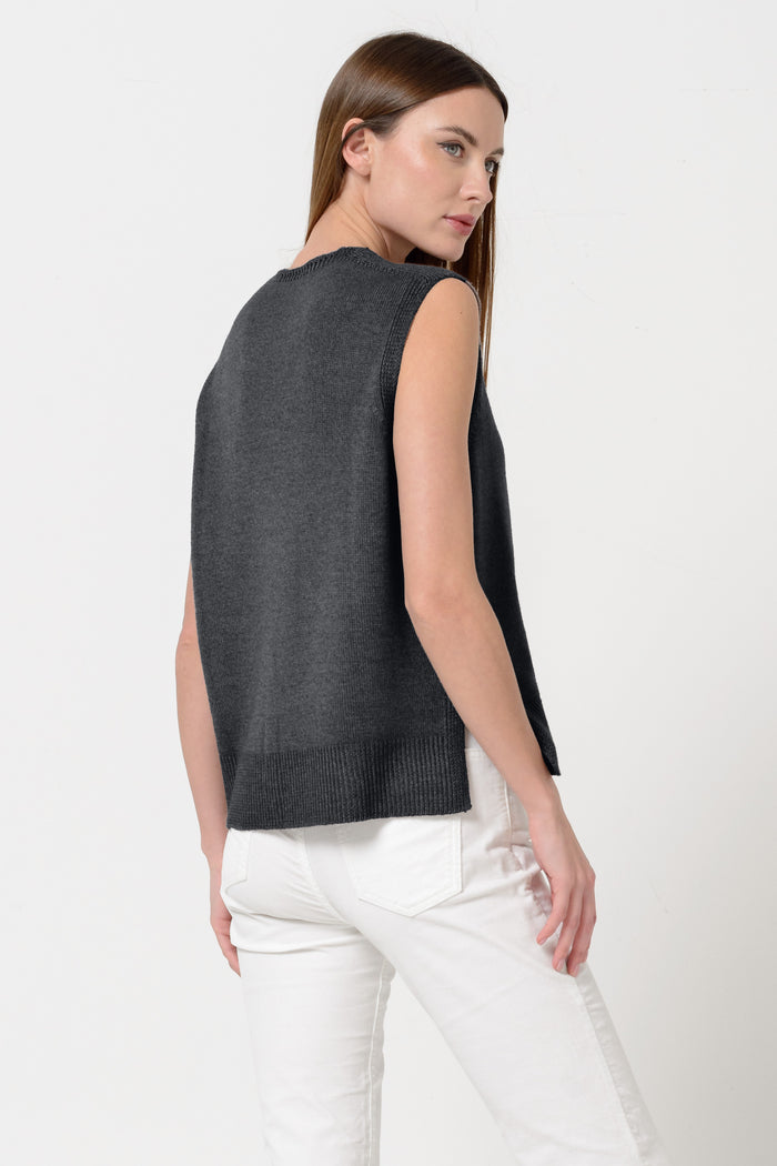 Lorna - Basalt