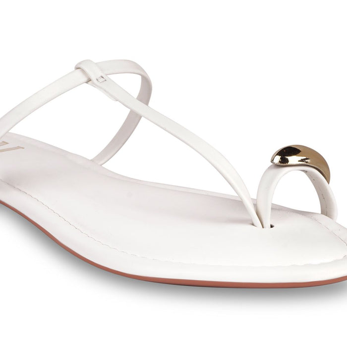 Noor White Flats