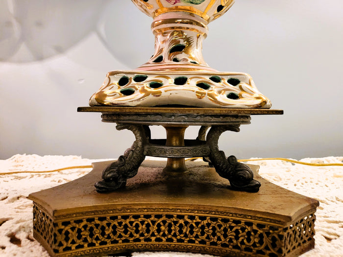 Vintage Italian Capodimonte Hand Painted Figural Porcelain Table Lam