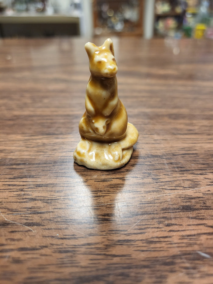 Wade Whimsie Kangaroo with Joey Marten, Wade England Caramel Brown Porcelain Figurine